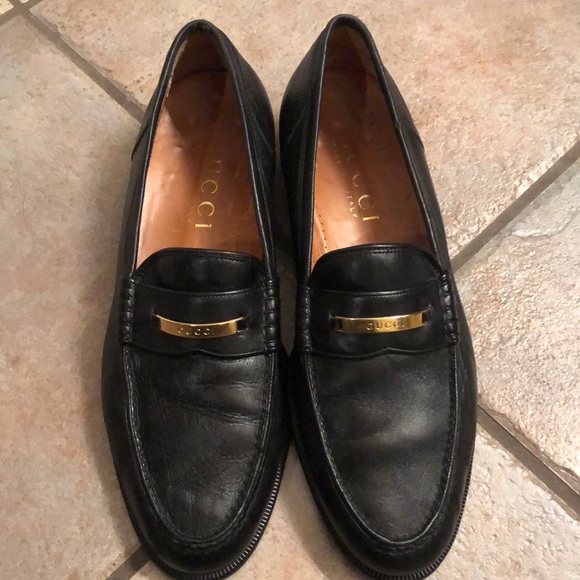 Men’s GUCCI loafer with gold hardware - Picture 2 of 7